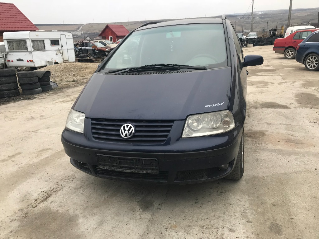 Emblema fata Volkswagen Sharan 2001 familiar 1,9 tdi