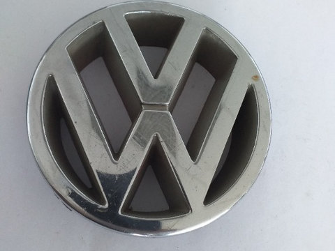 Emblema grilă față VW Golf 3, an fabricatie 1994, cod. 3A0853601