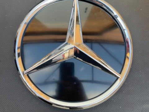 Emblema Grila Mercedes C-Class