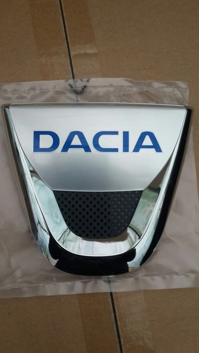 Emblema sigla fata noua Dacia Logan- Sandero- Dust