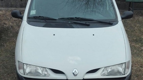 EMBLEMA / SIGLA RENAULT MEGANE SCENIC 1 