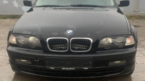 Emblema spate BMW E46 2001 limuzina 2000