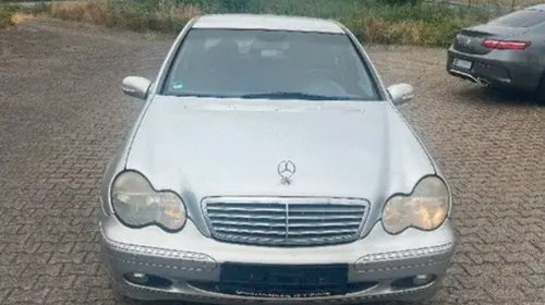 Emblema spate Mercedes C-Class W203 2004