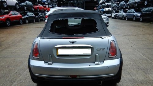 Emblema spate Mini Cooper 2005 cabrio 1.