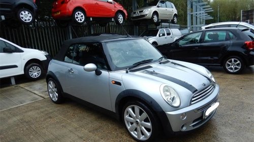 Emblema spate Mini Cooper 2005 cabrio 1.