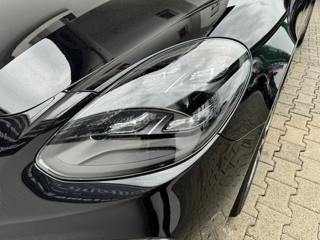 Emblema spate Porsche Panamera 2020 Limuzina Hybri