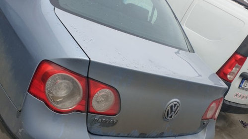 Emblema spate Volkswagen Passat B6 2006 