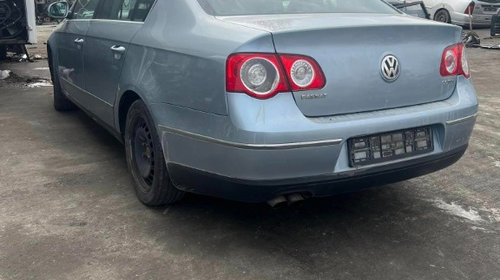 Emblema spate Volkswagen Passat B6 2008 