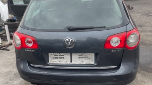 Emblema spate Volkswagen Passat B6 2009 