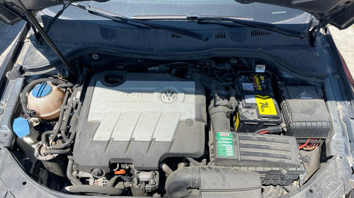 Emblema spate Volkswagen Passat B6 2010 