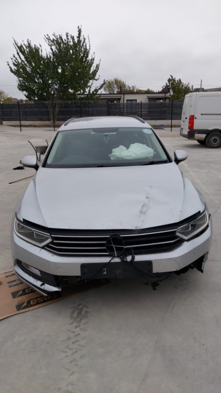 Emblema spate Volkswagen Passat B8 2017 combi 1.6