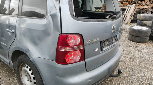 Emblema spate Volkswagen Touran 2009 Mon