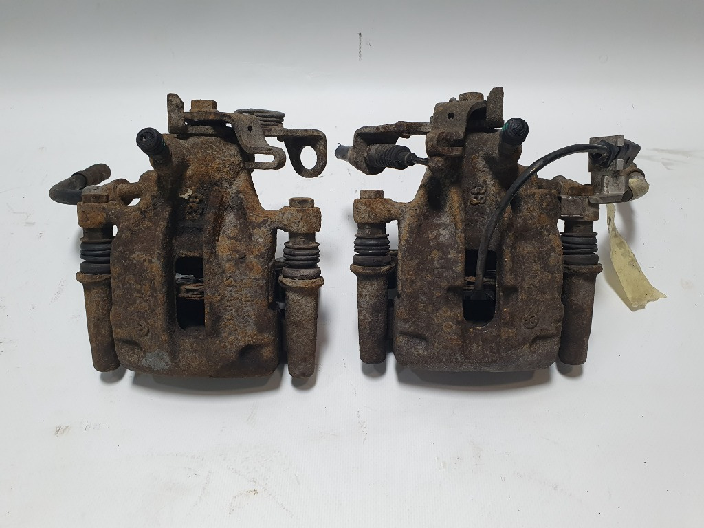 Etrier cu suport spate SEAT ALHAMBRA (7V8, 7V9) [ 1996 - 2010 ] TDI (ASZ) 96KW|131HP