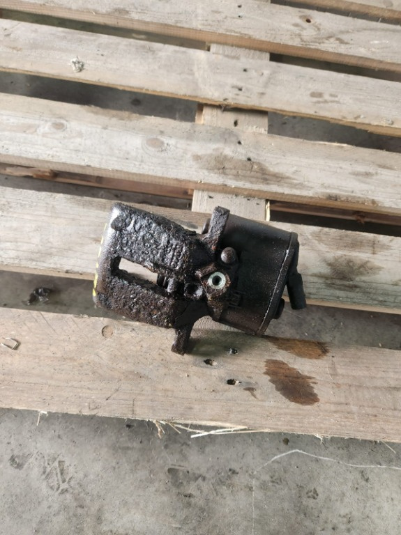 Etrier dreapta spate cu motoras Vw Passat B6 2.0 T