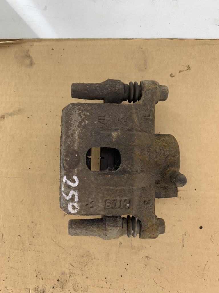 Etrier dreapta spate Mitsubishi OUTLANDER 4G63 2001-2006 DezP: 25127