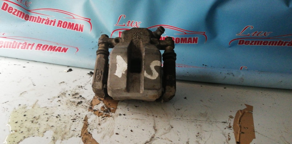 Etrier dreapta spate toyota rav 4 motor 2.2 d-4d 177cp 2ad-ftv
