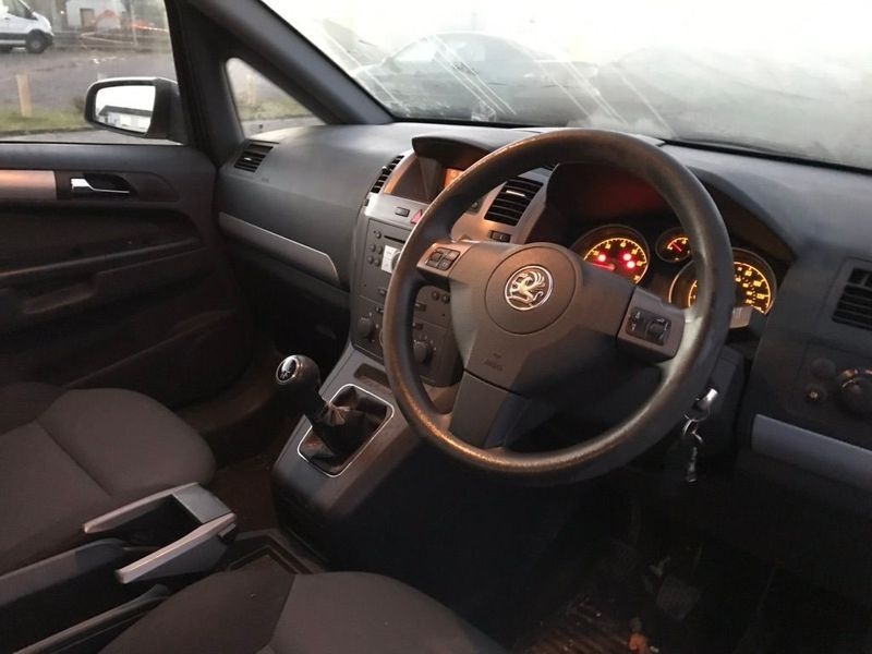 Etrier frana dreapta fata Opel Zafira 20