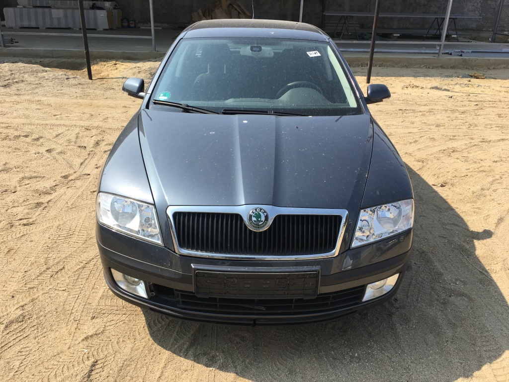 Etrier frana dreapta fata Skoda Octavia II 2007 Break 1.9 tdi cod motor BXE