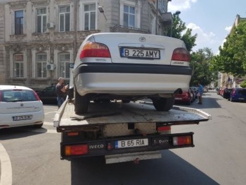 Etrier frana dreapta fata Toyota Avensis 2002 sedan 2.0 D4D 110 cp