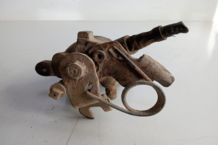 Etrier frana dreapta spate Audi A4 B5 [1