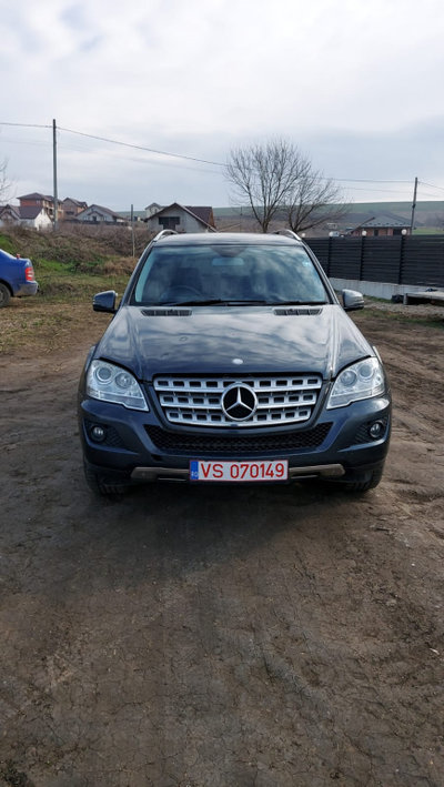 Etrier frana stanga fata Mercedes M-Class W164 201