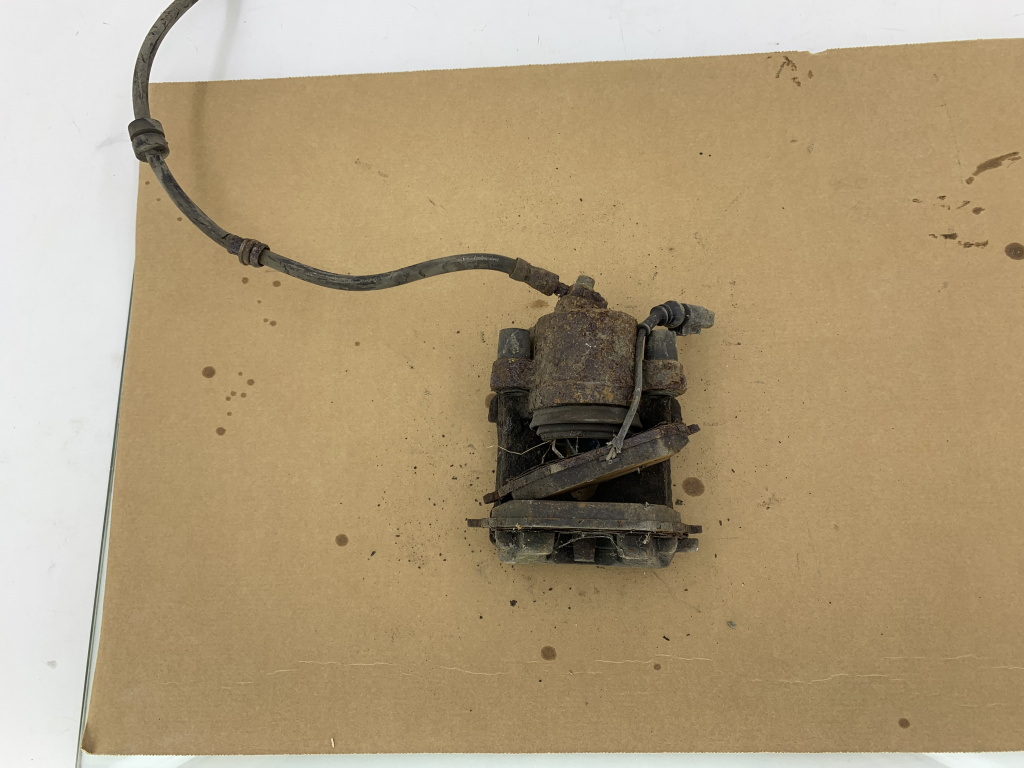 Etrier stanga fata VW POLO 9N 1.4i 16V B