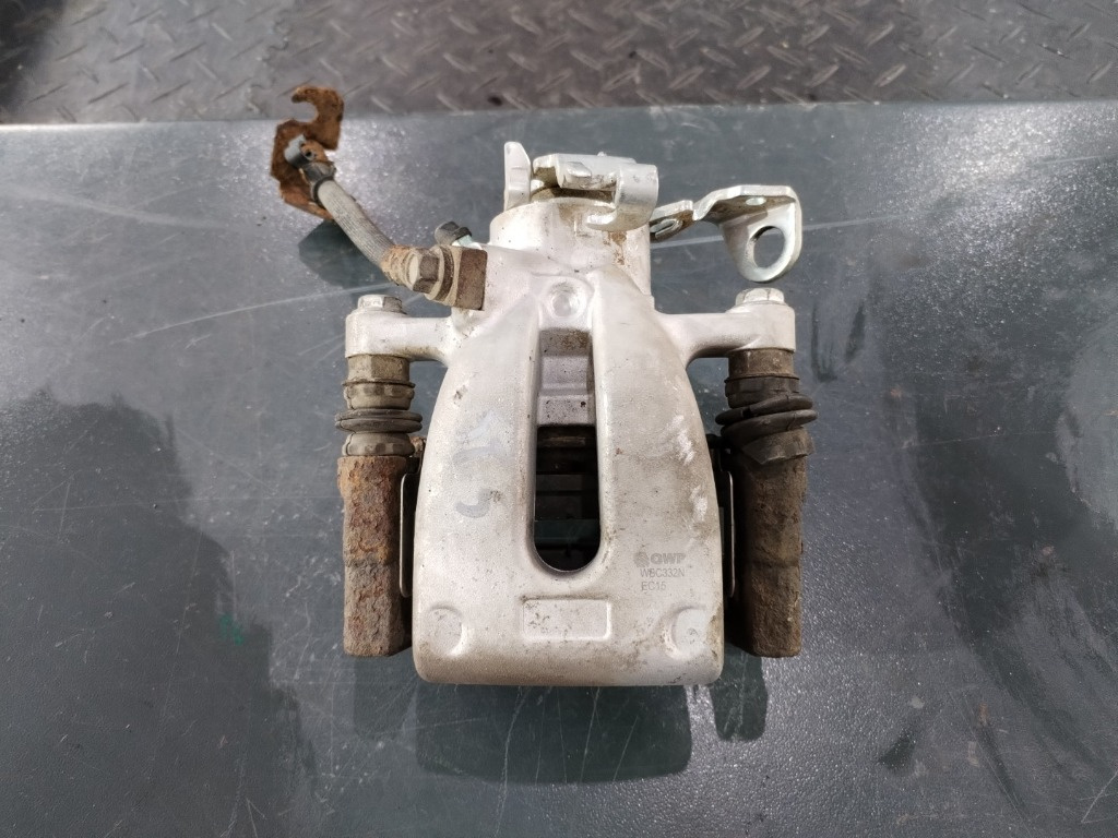 Etrier stanga spate Opel Zafira B