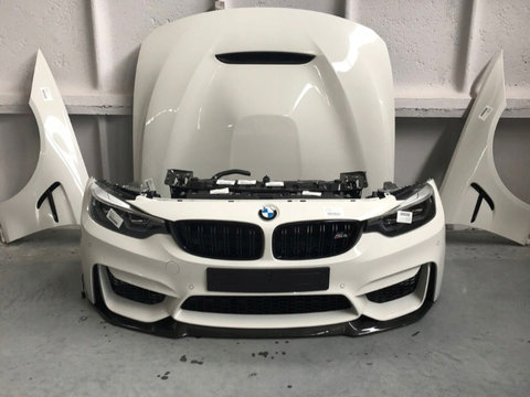 Față completă BMW M4 CS