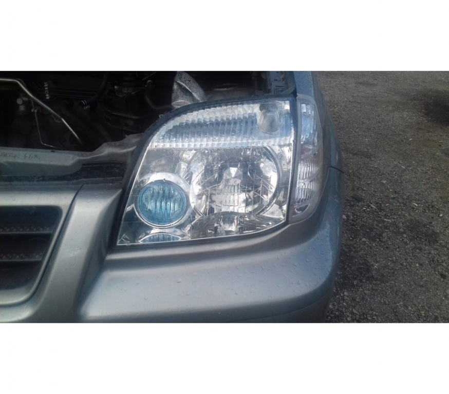 Far auto Nissan x-trail 2003