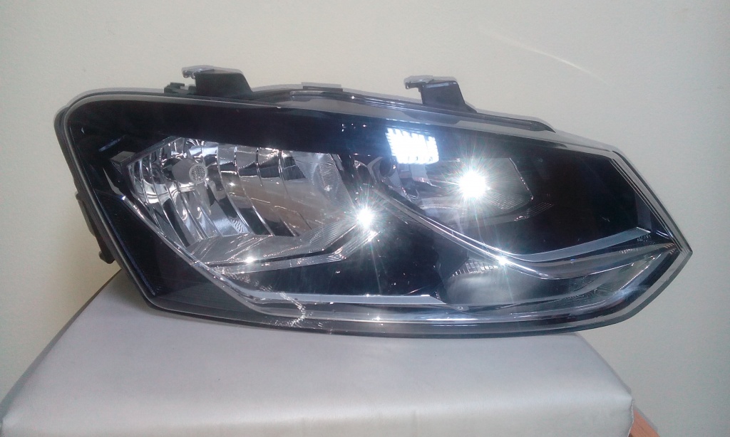 Far dr vw polo an fabricatie 2015 cod 6c1941006