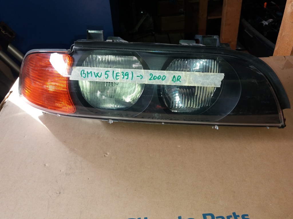 Far dreapta BMW seria 5 e39