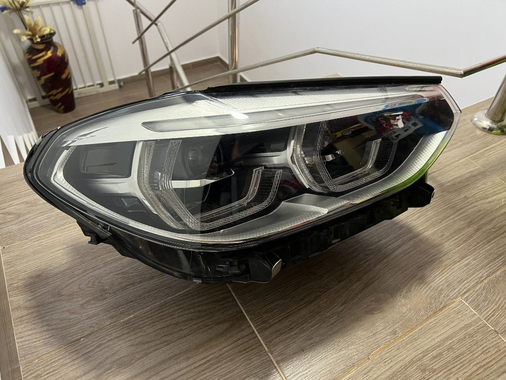 Far dreapta BMW X3 G01 X4 G02 adaptive l