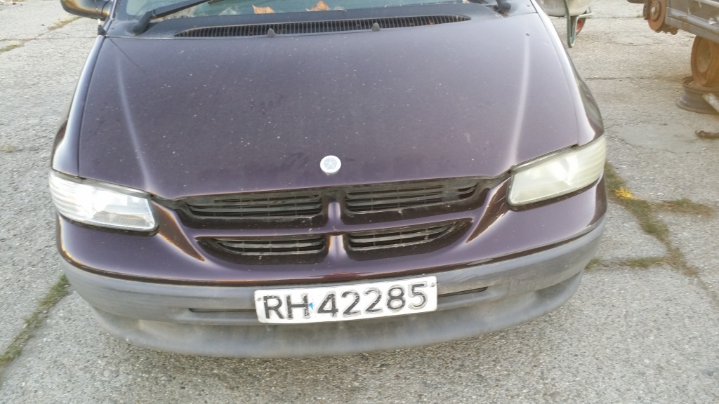 Far Dreapta Chrysler Voyager din 1999