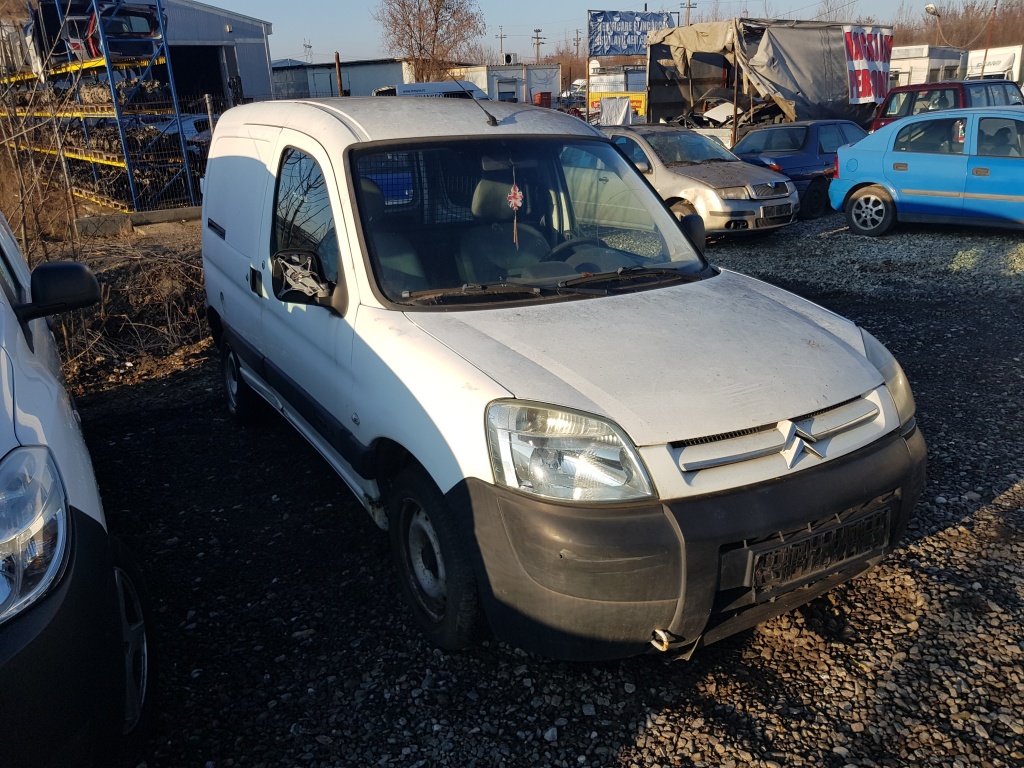 Far dreapta Citroen Berlingo 2006