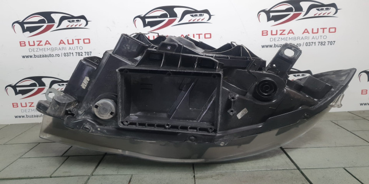 Far dreapta Cod: 7249650-02 BMW Seria 1 