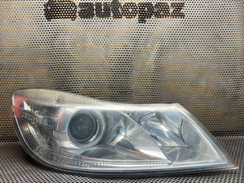 Far dreapta cu halogen Skoda Octavia 2 Facelift 2009-2012