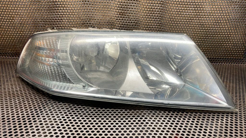 Far dreapta cu halogen Skoda Octavia 2 nonfacelift