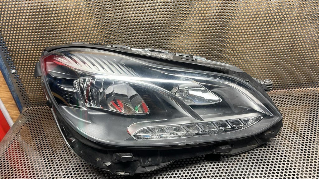 Far dreapta cu Led Mercedes E-class W212 facelift 2013-2016