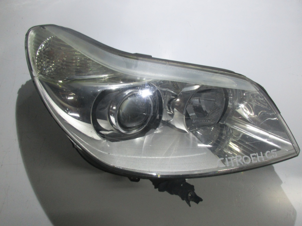 FAR DREAPTA CU XENON CITROEN C5 COD-9650115380.