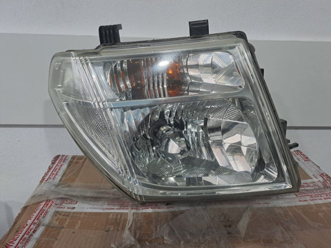 Far Dreapta cu Xenon Nissan Navara/ Nissan Pathfinder R51 2006 - 2010