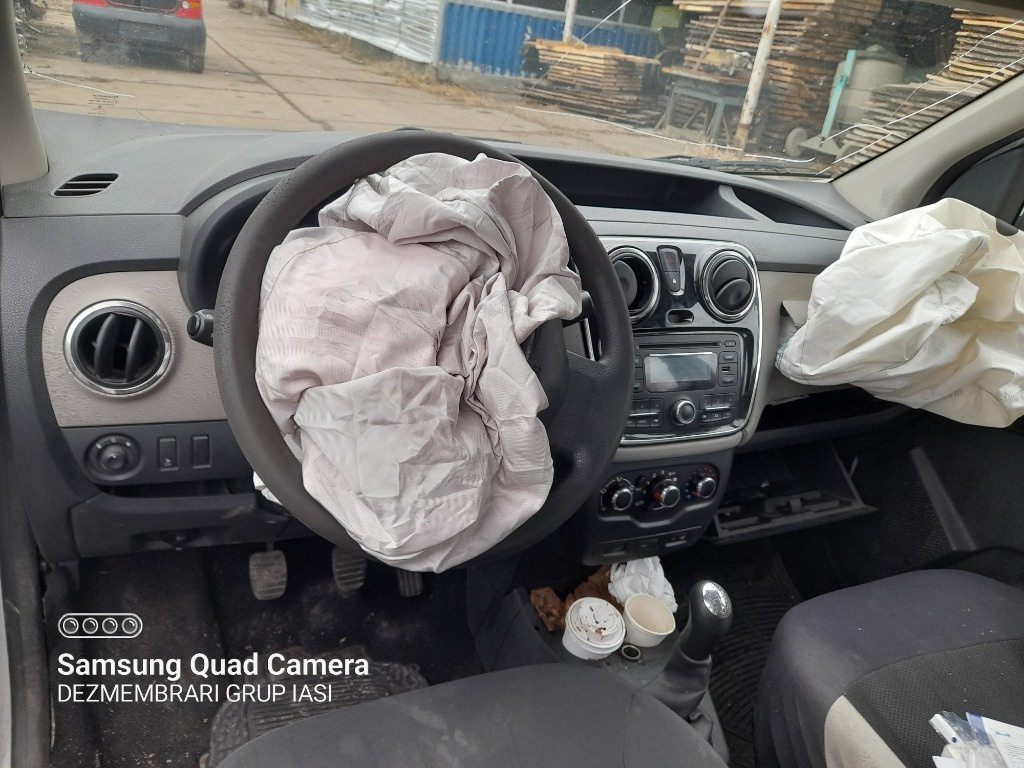 Far dreapta Dacia Dokker 2015 break 1.5 