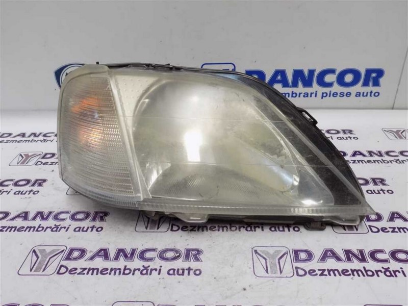 FAR DREAPTA DACIA LOGAN 1 AN 2004-2008 COD 8200211006