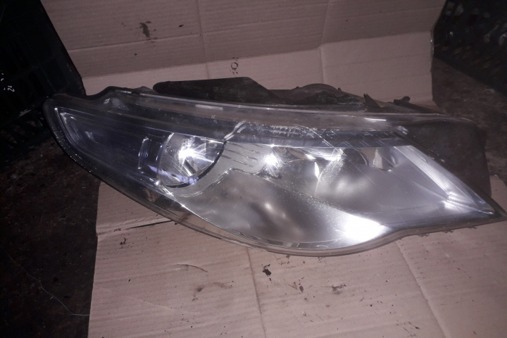 Far dreapta DEFECT Volkswagen VW Passat CC [2008 - 2012] Sedan 2.0 TDI BlueMotion MT (140 hp)