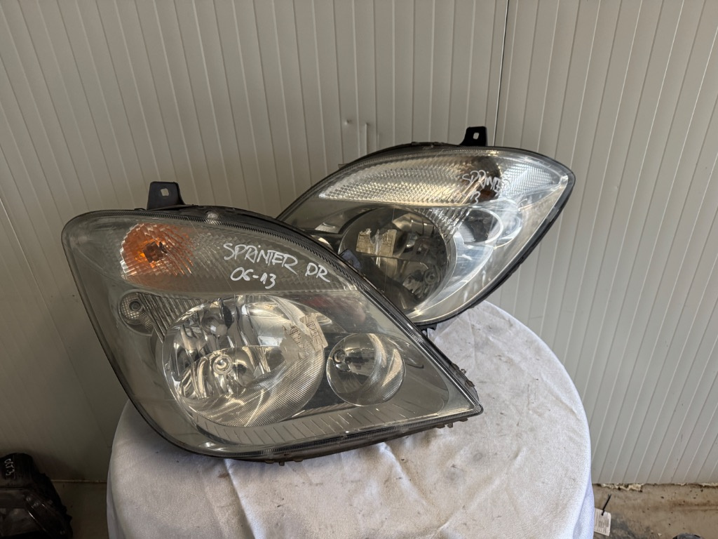 Far dreapta / far stanga Mercedes Sprinter 2006/2007/2008/2009/2010/2011/2012/2013