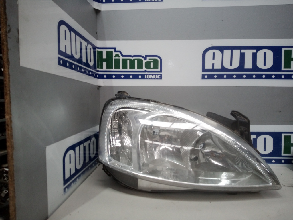 Far dreapta fara cod Opel Corsa C 2000-2012