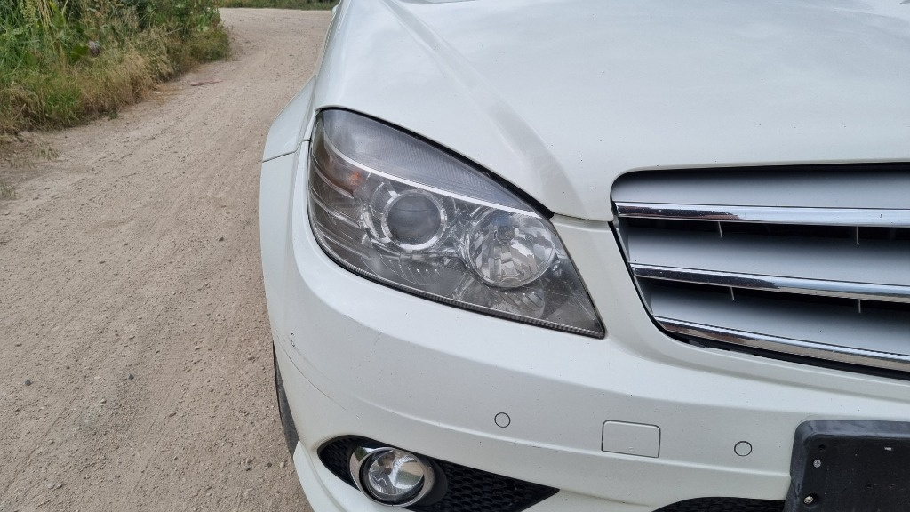 Far dreapta fara xenon Mercedes C class W204 S204 AMG