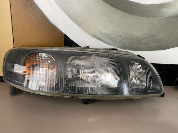 Far dreapta fata VOLVO S60-V70-XC70 2001-2004 89007870