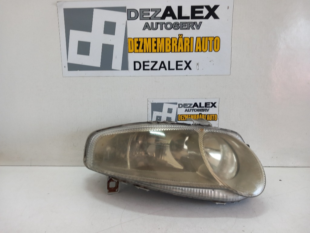 Far dreapta FIAT ALFA ROMEO 147 468261940