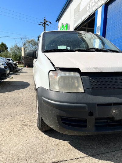 Far dreapta Fiat Panda 2007 HATCHBACK 1.1 benzina 