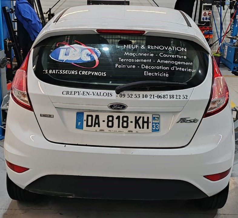 Far dreapta Ford Fiesta 6 2013 Hatchback